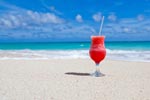 Cocktailglas am Strand